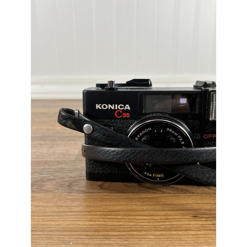 Konica C35 EF Film Camera w/HEXANON 38mm F2.8 Lens Cap & Case PARTS/REPAIR - Picture 2 of 16